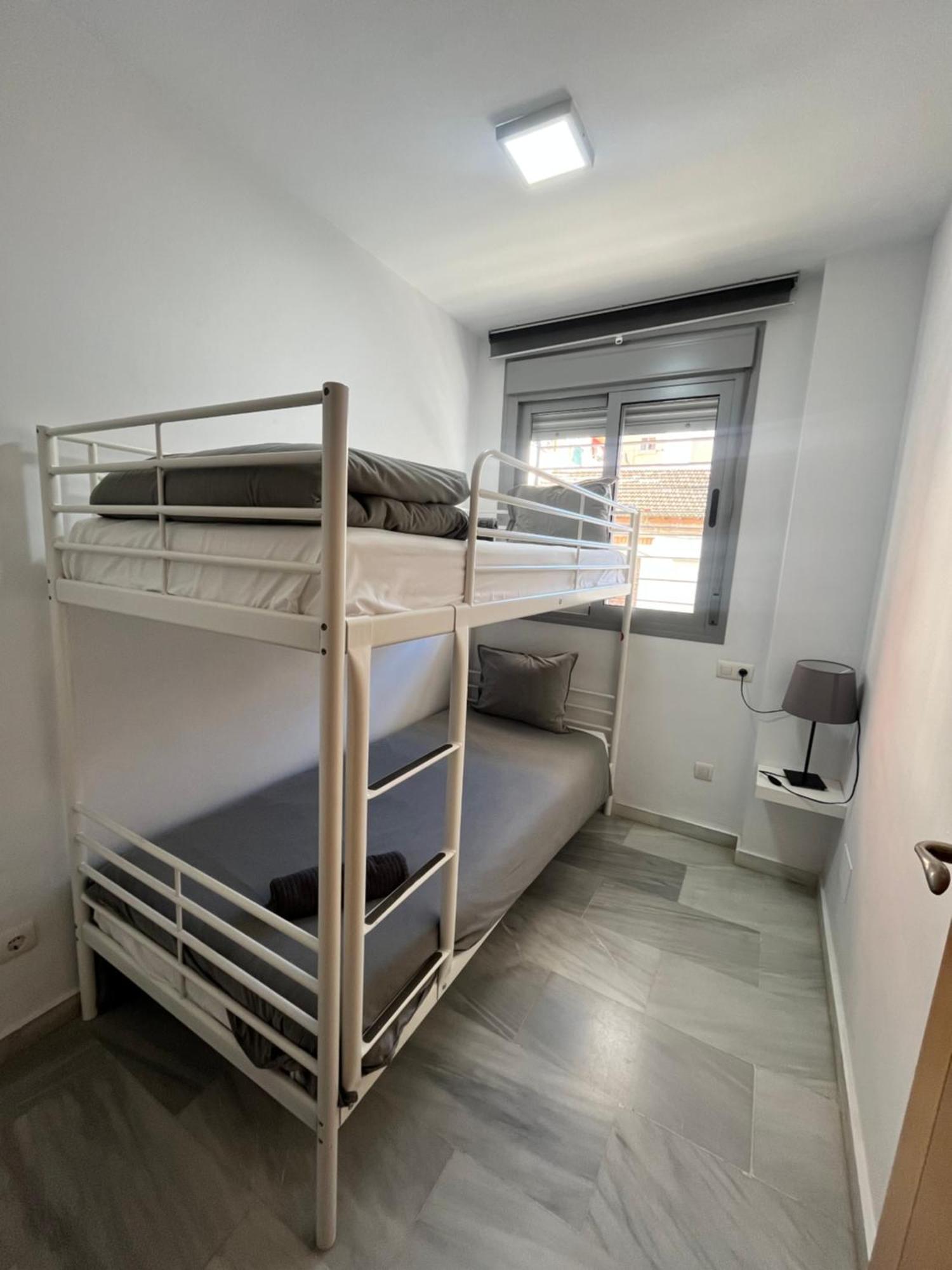 Deluxe With Parking - Carlos Haya Appartement