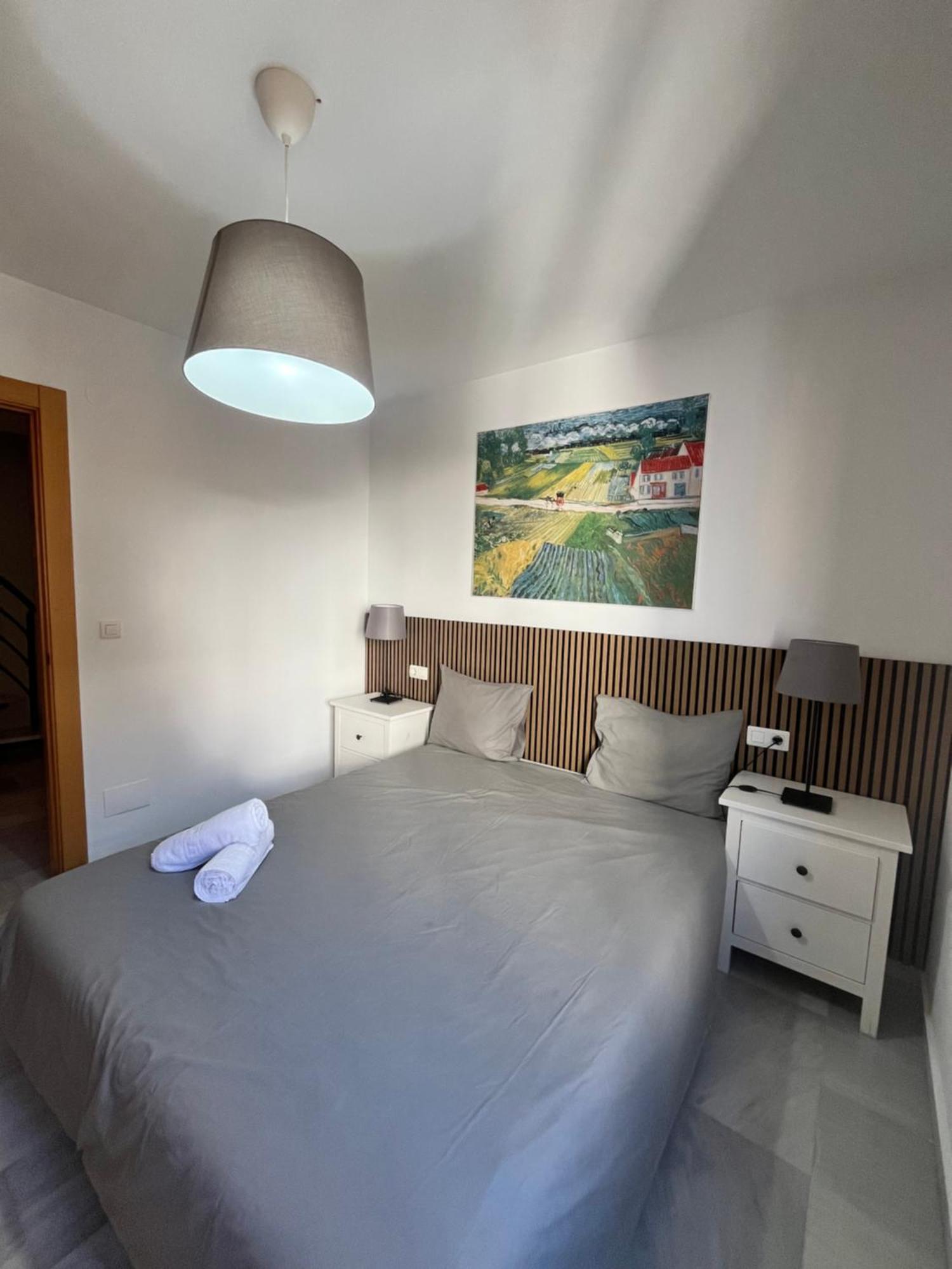 Deluxe With Parking - Carlos Haya Apartment *